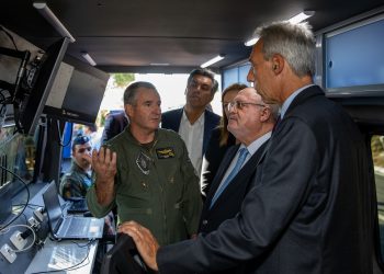 Ministro da Defesa Nacional, João Gomes Cravinho, e Ministro da Agricultura, Capoulas Santos, no balanço do Faunos, Minde, 14 setembro 2019