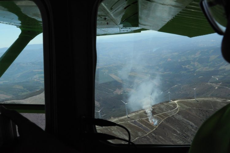 avião incêndios