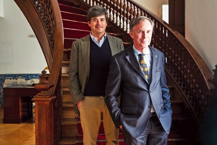 Tiago Oliveira e Peter Moore