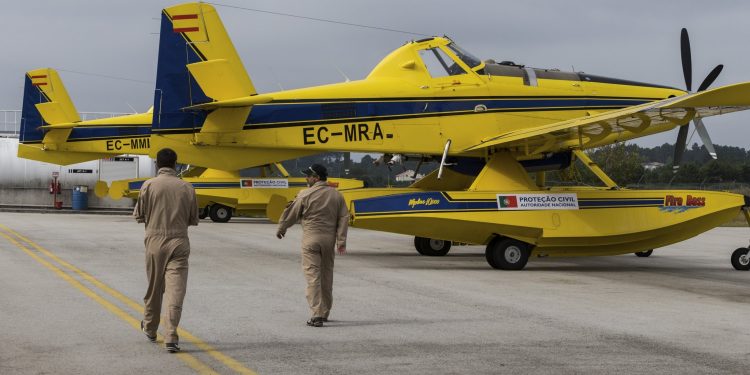 aviões incêndios