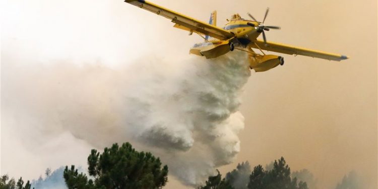 avião incendios