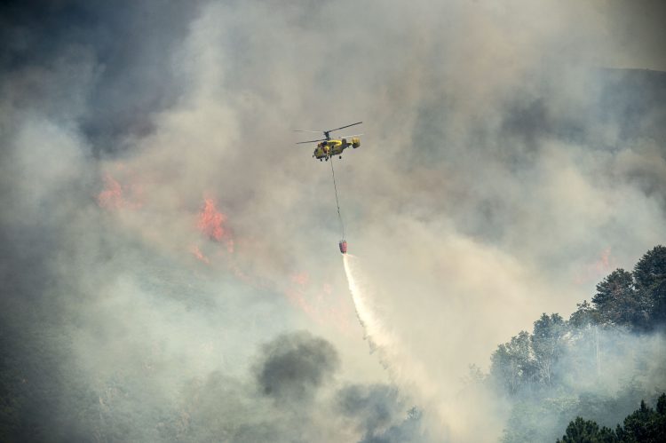 incêndio helicóptero