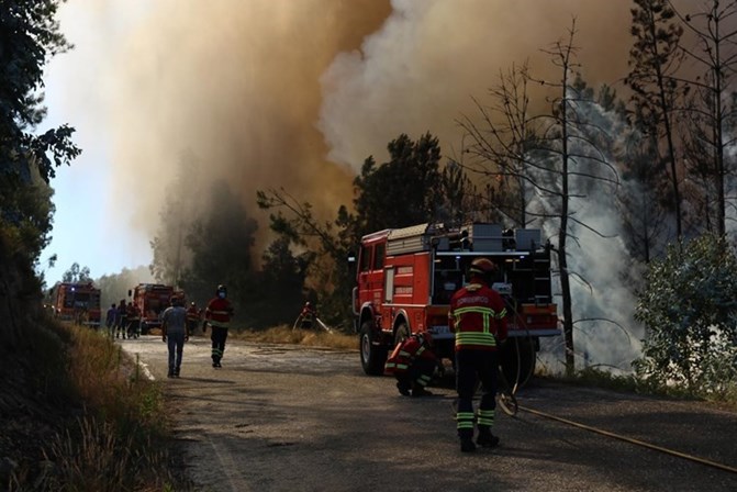 bombeiros incêndio