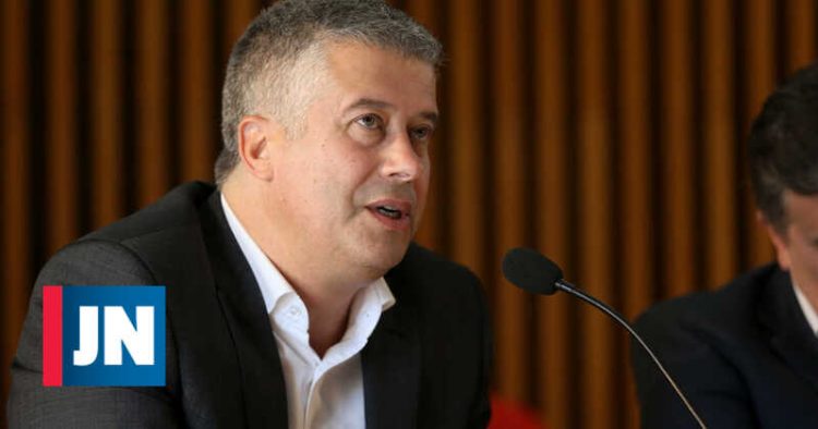 Mondim de Basto, 06/10/2018 - Decorreu hoje, no auditório da Assembleia Municipal, um debate sobre despovoamento e desenvolvimento. O encontro contou com presidentes da câmara, deputados e geógrafos.