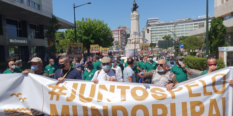 manifestação pelo mundo rural