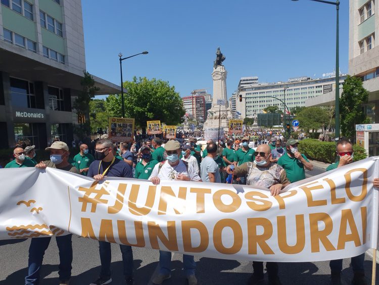 manifestação pelo mundo rural