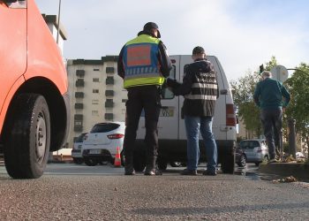 Ação de fiscalização da ASAE em Coimbra controla temperatura no transporte de alimentos