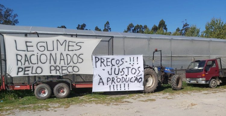 Produtores realizaram manifestação na Estela