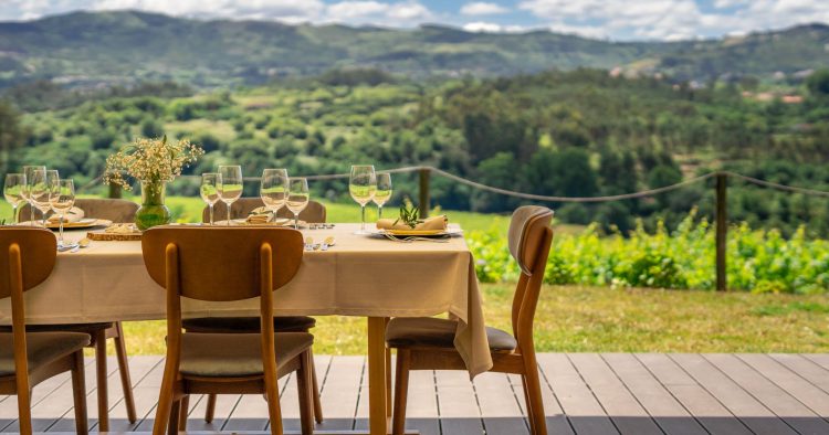 Arte e vinho: a harmonização perfeita em enoturismo premiado no Minho