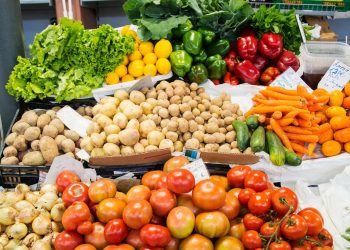 Aumento de preços faz clientes retraírem-se na compra de frutas, legumes e mercearias