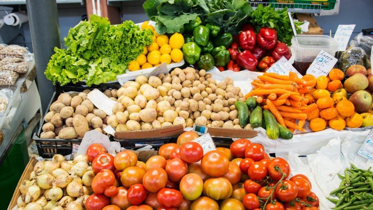 Aumento de preços faz clientes retraírem-se na compra de frutas, legumes e mercearias