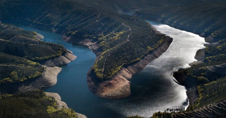 Cinzas ameaçam água do Zêzere