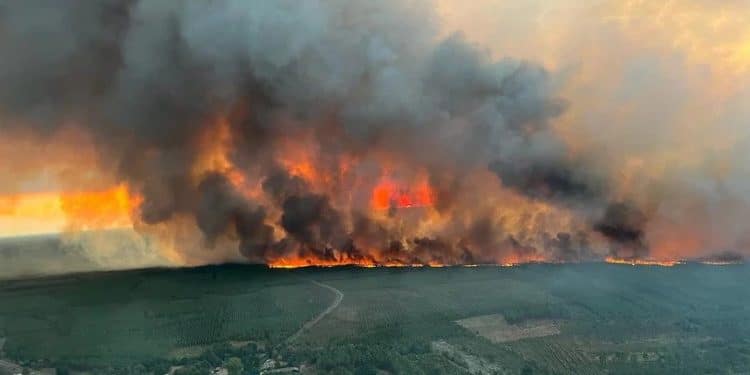 Incêndio em França