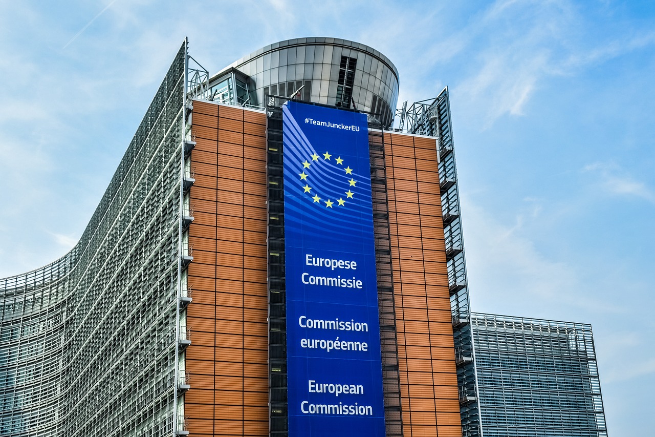 UE chega a acordo sobre a controversa Lei do Restauro da Natureza