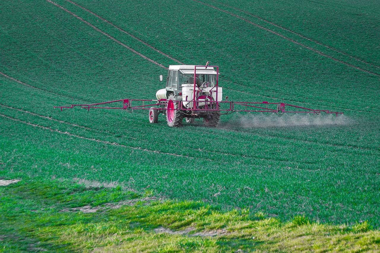 Comissão de Ambiente do PE defende redução até 65% de pesticidas mais perigosos