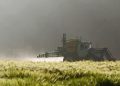 agricultura tractor pesticida