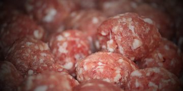 carne almôndegas