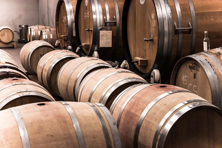 vinho barril adega