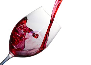 vinho copo fundo branco