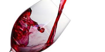 vinho copo fundo branco