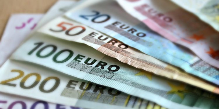 dinheiro notas euros