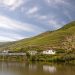 rio com videiras e vinha no douro