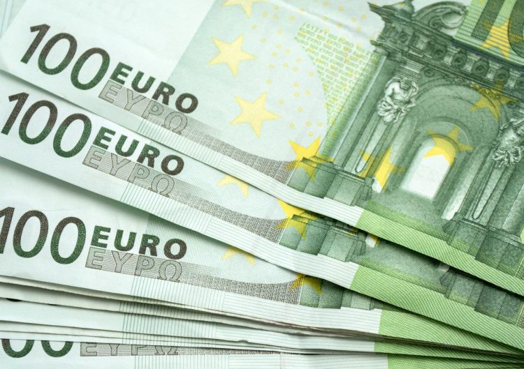 dinheiro 100 euros